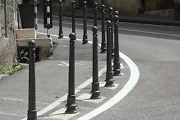 A Castelforte arrivano i paletti dissuasori contro i parcheggi selvaggi