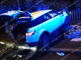 Fuga sulla Pontina con il suv rubato: si schianta e fugge nelle campagne