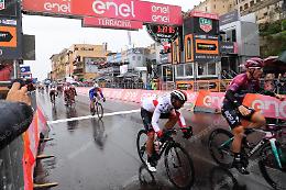 Giro d'Italia, Terracina saluta la vittoria di Ackermann