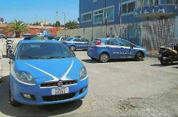 Nettuno, ventenne tenta il suicidio dal ponte della ferrovia: salvato dalla polizia