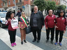 Staffetta di solidarietà, i Bersaglieri fanno tappa a Cisterna
