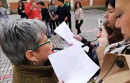 Terracina, Teacher pride: docenti del Montessori protestano per la prof sospesa