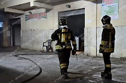 Latina, rogo nell'autolavaggio: al vaglio le immagini delle telecamere