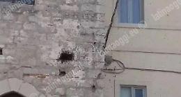 Terracina, grosso sciame d'api semina il panico nel centro storico. Il video