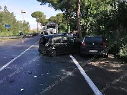 Incidente sull'Appia, quattro auto coinvolte in una carambola