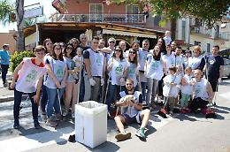Eco Pub, i ragazzi dell' "Olimpo" puliscono il quartiere