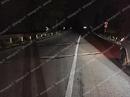 Crepe sull'asfalto della via Flacca, iniziati i lavori di ripristino