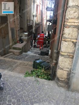 Esplode una bombola del gas in centro a Minturno: ferito un uomo