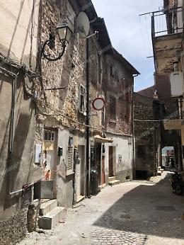 Incendia la casa della figlia a Norma e rimane ustionato