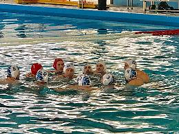 Latina Pallanuoto in finale. Sommerso di reti il povero Torino