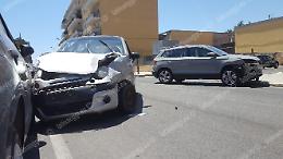 Incidente tra due auto in corso Matteotti, traffico in tilt