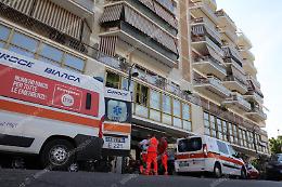 Suicidio in Corso della Repubblica, l'uomo sprovvisto di documenti
