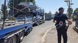 Camion bloccato a Borgo Piave per un guasto, disagi per la viabilit&agrave;
