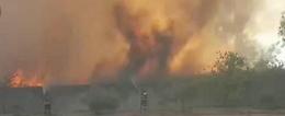 L'allerta meteo non ferma i piromani, altra giornata difficile per gli incendi