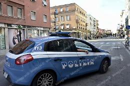 Scappa per evitare l'espulsione, inseguimento tra i negozi del centro