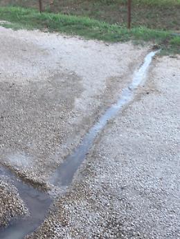 Marchiella e il “ruscello” artificiale di Borgo Montello: “Riparate quel tubo!”