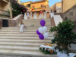 La Scalinata degli Angeli intitolata alle vittime di femminicidio