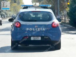 Minacce con l'ascia nel centro accoglienza. Salvini: "In galera e poi a casa sua"