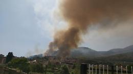 Incendio a Formia, distrutti ettari di vegetazione. Paura per i residenti