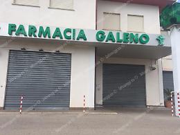 Armato di ascia rapina la farmacia, attimi di paura a Cisterna