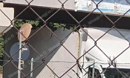 Terracina, ponte troppo basso: furgone resta incastrato