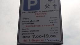 Lido, sosta a pagamento fino al 15 settembre. Ma il Comune di Latina non lo sa