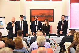 M5S contro Adinolfi e la Lega: "Basta con le fake news sulla crisi di Governo"