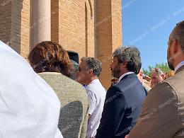 Roberto Fico tra la folla per l'ultimo saluto a Paolo Salvucci