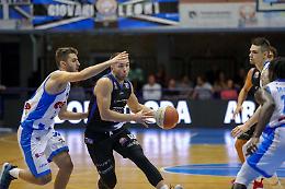 Esordio vincente in campionato per la Benacquista Latina Basket