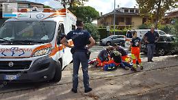 Colto da infarto, rianimato sotto gli occhi dei passanti