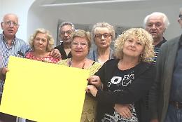 Grillo vuole togliere il voto  agli over 65.  FdI visita i centri anziani