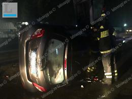Si ribalta con l'automobile sulla Pontina: paura per un uomo