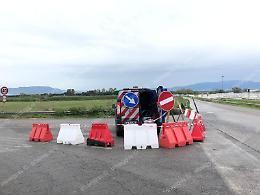 Strada devastata, chiuso lo svincolo della Pontina