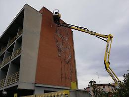 La street art invade Latina: tutti i colori contro la violenza di genere