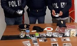 Terracina: miscelava coca e "erba". Arrestata insospettabile pusher di "bazooka"