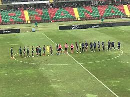 Fumogeni durante la partita a Terni, denunciato tifoso pontino