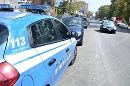 Lite in strada per una ragazza, in casa gli trovano armi e esplosivi