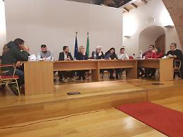 Pronte due mozioni "pesanti" per l'ultima assise e la maggioranza trema