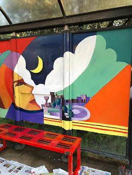 Pensiline per la fermata dei bus, continua il restyling artistico in periferia