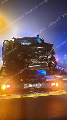 Incidente tra tre auto. Feriti trasportati all'ospedale Goretti