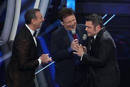 #Fiorellostattezitto: l'hashtag di Tiziano Ferro spopola, ma Amadeus non approva