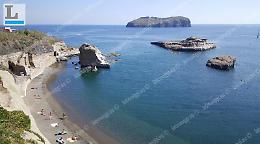 Nuova frana a Cala Nave. Il sindaco chiude la spiaggia a causa dei crolli