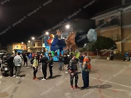 Caduto dal carro di Carnevale, il giovane sta meglio: arrivano buone notizie