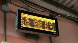 Treni in ritardo o cancellati. Mattinata difficile per i pendolari