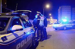 Si ribalta con l'auto in via del Crocifisso: 53enne portato in ospedale