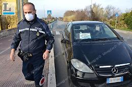 Due nomadi sospetti fermati al lido: "Andiamo a una festa". Denunciati