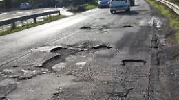 Buche in città, il Comune dà l'ok ai cittadini per chiuderle. Ecco dove