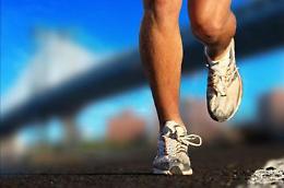 Esce per correre nonostante i divieti: un runner finisce nei guai