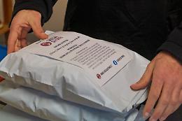 Coronavirus: pizze, dolci e mascherine per il personale sanitario