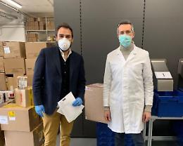 Mascherine, guanti e camici: consegnati i doni anti-Coronavirus all'ospedale